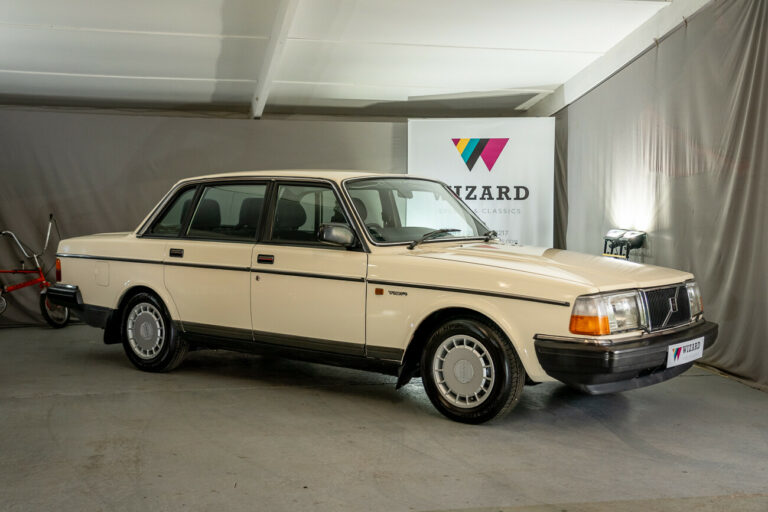 Volvo Cream 5